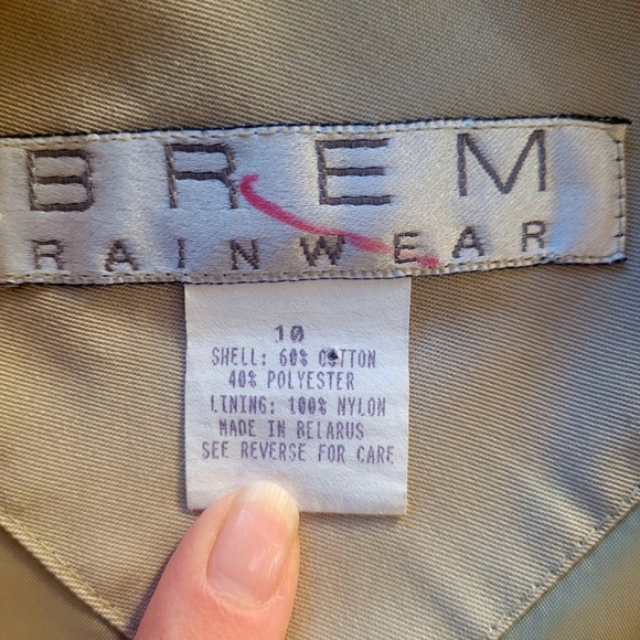 Brem Rainwear Women's Tan Short Trench Coat. Size 10 - Picture 9 of 12